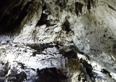 Valea Cetatii Cave